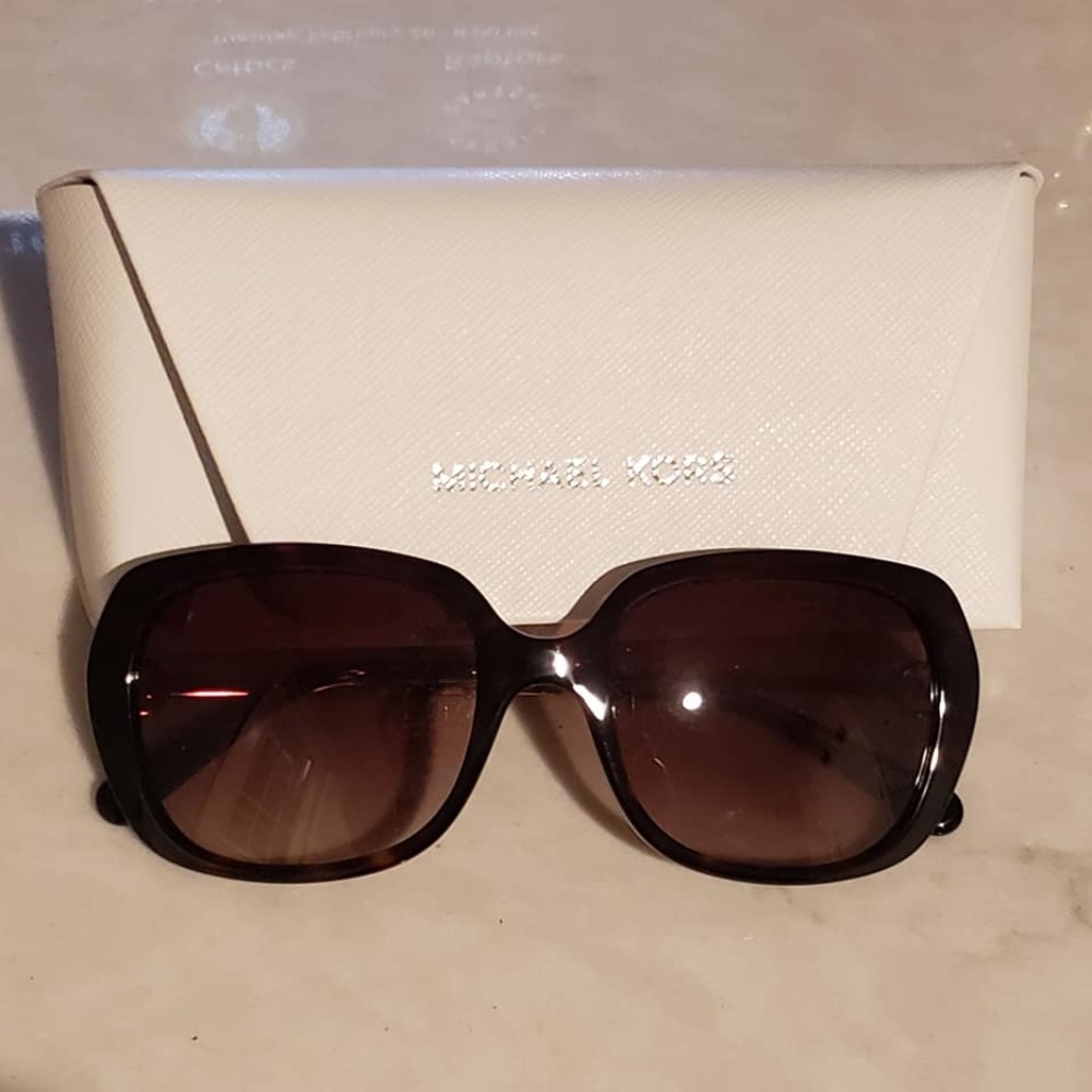 MK tortoiseshell sunglasses Model MK2065